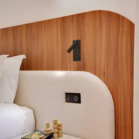 Luxury In The Heart Or Paris-notre Dame Apartment