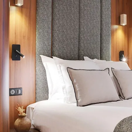 Luxury In The Heart Or Paris-notre Dame Apartment