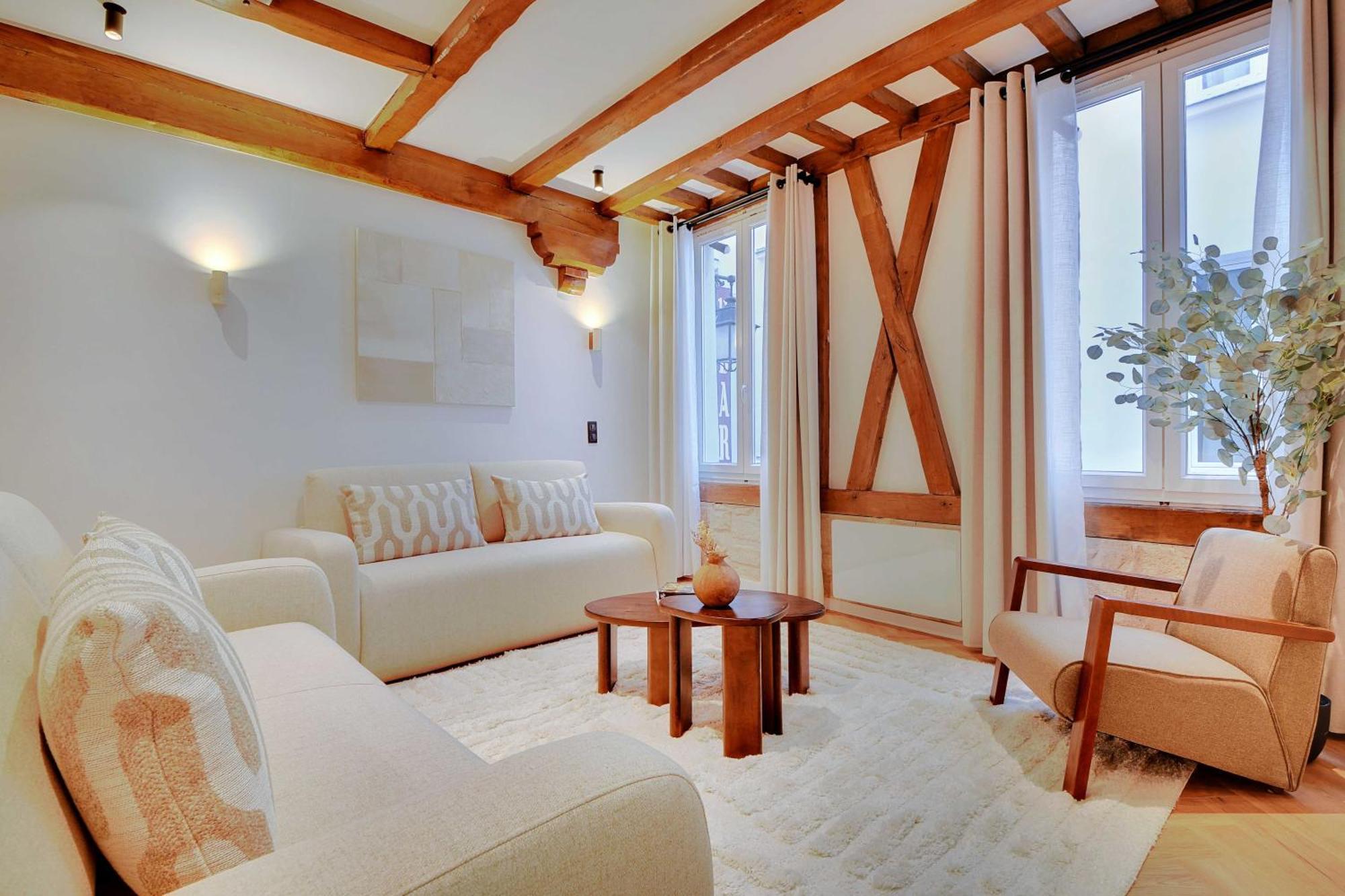 Luxury In The Heart Or Paris-notre Dame * Paris