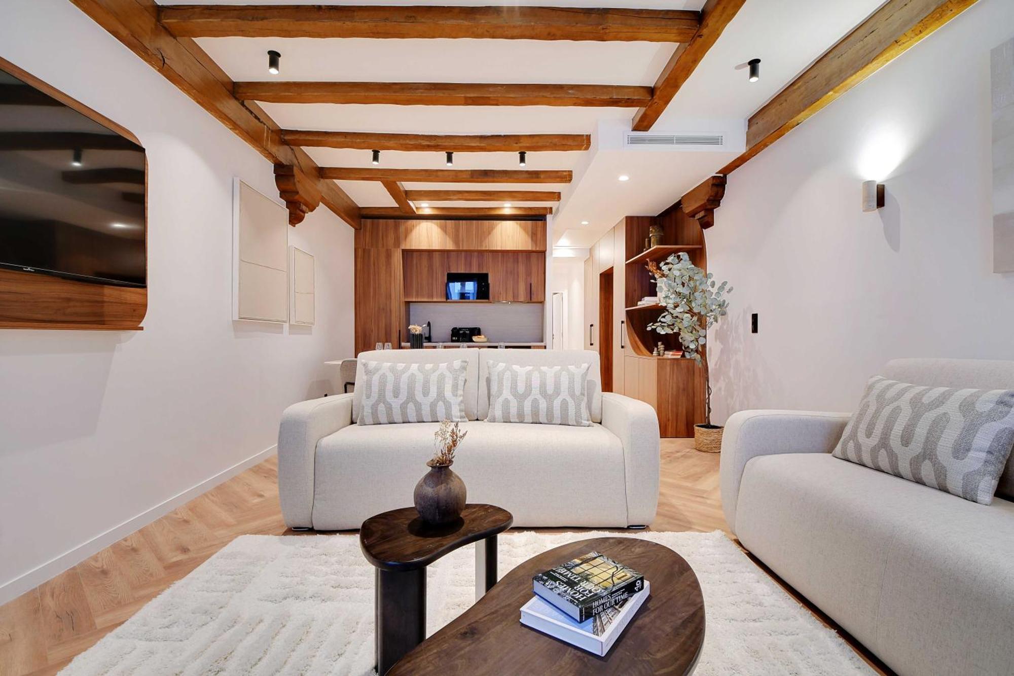 Luxury In The Heart Or Paris-notre Dame Apartment *